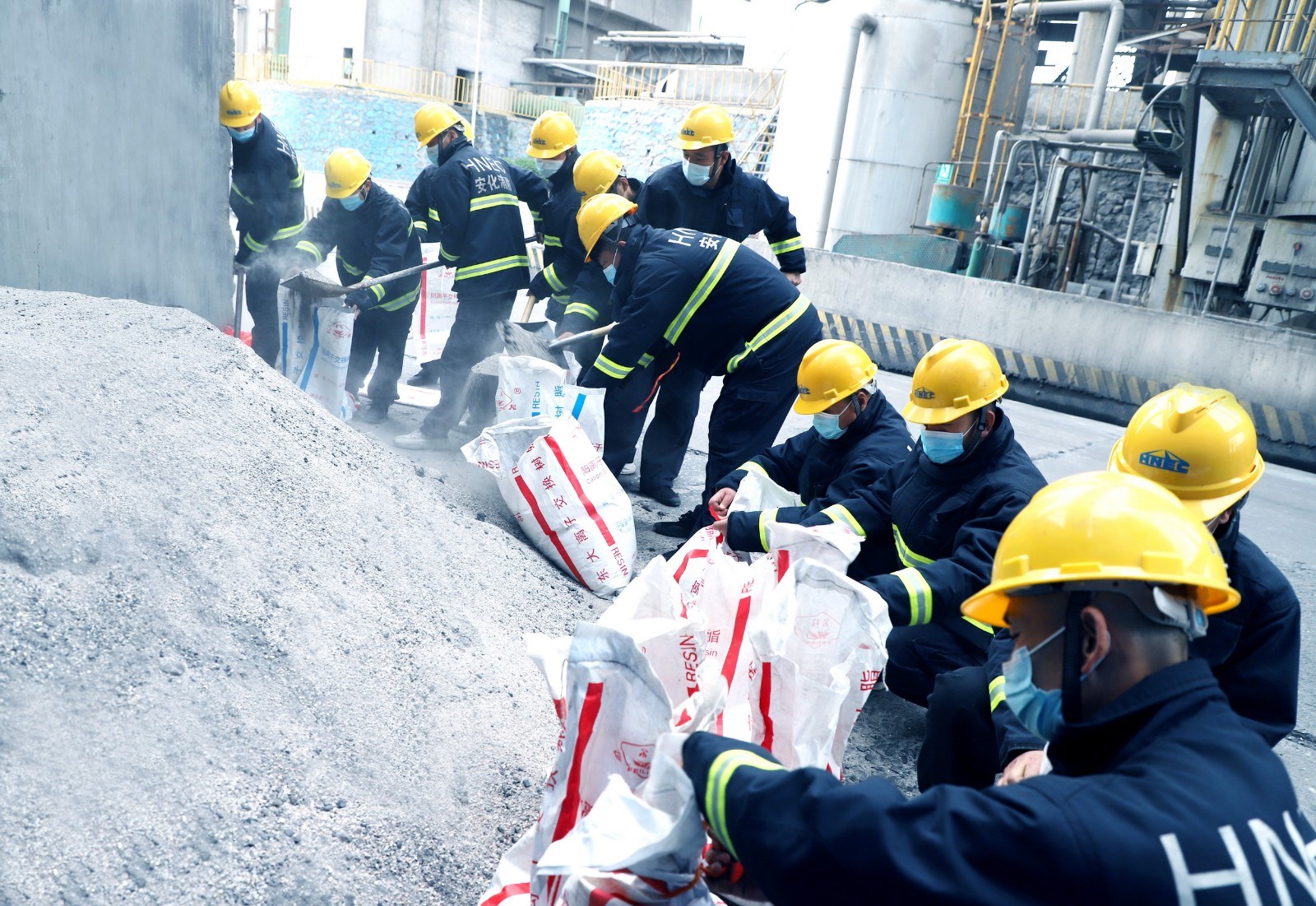 安陽園區(qū):協(xié)同演練 筑牢防線1_調(diào)整大小